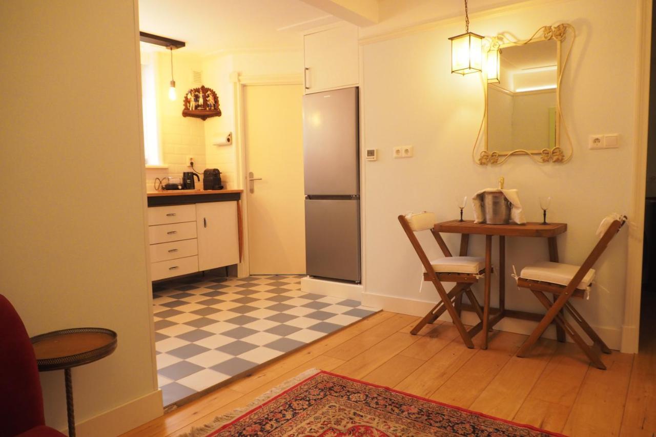 B&B Bureau Warmoesstraat Ден-Бург Экстерьер фото