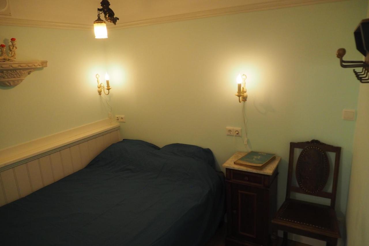 B&B Bureau Warmoesstraat Ден-Бург Экстерьер фото